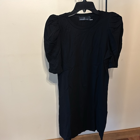 Black Stella Dress
POMANDER PLACE - Picture 6 of 7